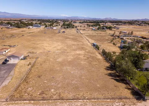 8606 Avenue E4 W, Lancaster, CA 93536 photo 16