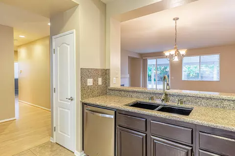 1615 Sutherland St, Lancaster, CA 93534 photo 7