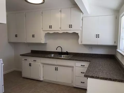 1432 Ivyton St W, Lancaster, CA 93534 photo 8