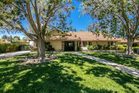 44835 Lorimer Ave, Lancaster, CA 93534 photo 2