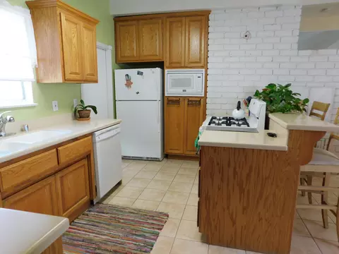 1017 Valiant St, Lancaster, CA 93534 photo 2