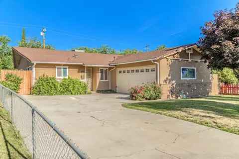 907 Oakwood St, Tehachapi, CA 93561 photo 1