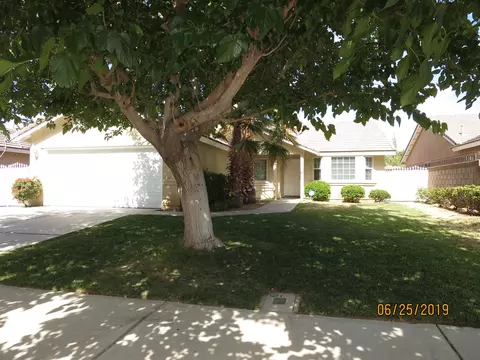 44822 Fenhold St, Lancaster, CA 93535 photo 1