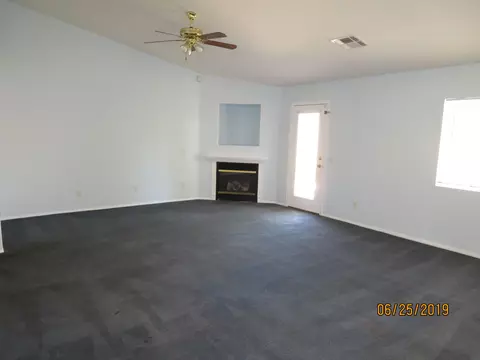 44822 Fenhold St, Lancaster, CA 93535 photo 6