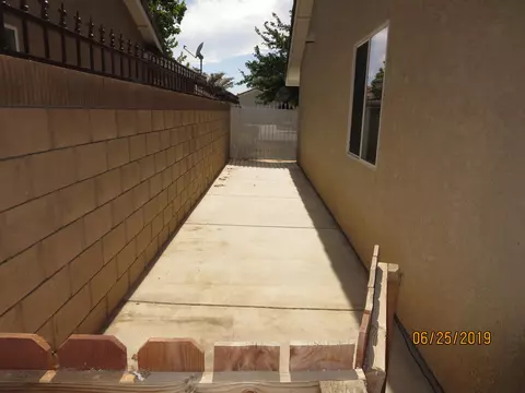 44822 Fenhold St, Lancaster, CA 93535 photo 23