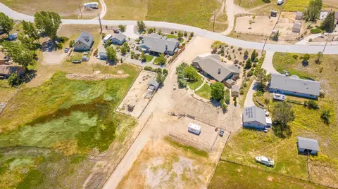 23640 Dart Dr, Tehachapi, CA 93561 photo 2