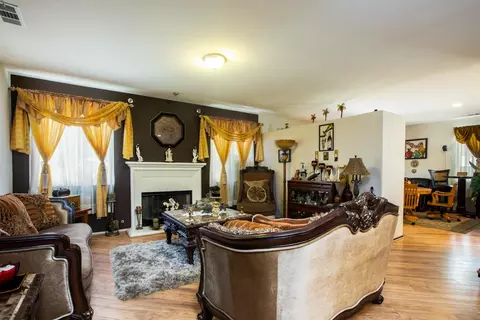 3012 Minford St W, Lancaster, CA 93536 photo 2