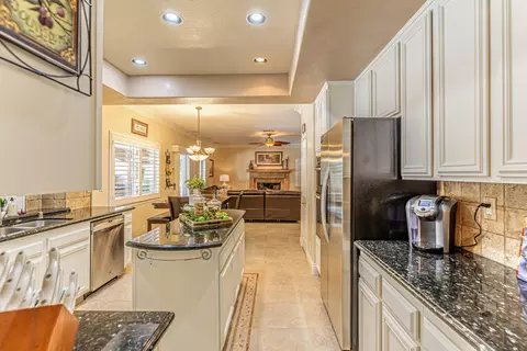 4007 Dee Dee Ct, Lancaster, CA 93536 photo 13