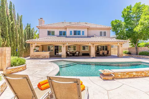 4007 Dee Dee Ct, Lancaster, CA 93536 photo 2