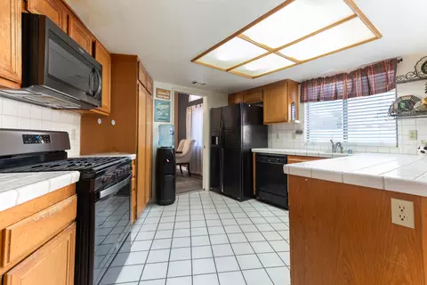 44660 Timothy Ct, Lancaster, CA 93535 photo 5
