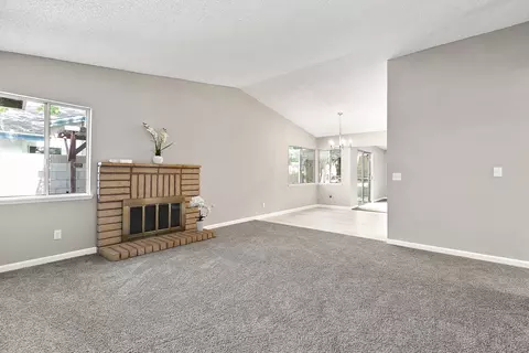 2134 Dallin St, Lancaster, CA 93536 photo 5