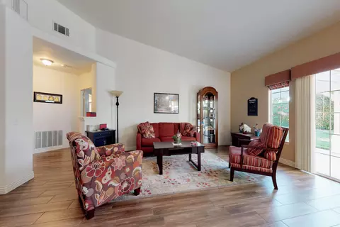 42185 Round Hill Dr, Lancaster, CA 93536 photo 8