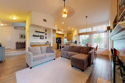 42185 Round Hill Dr, Lancaster, CA 93536 photo 14