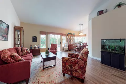 42185 Round Hill Dr, Lancaster, CA 93536 photo 7