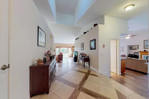 42185 Round Hill Dr, Lancaster, CA 93536 photo 4