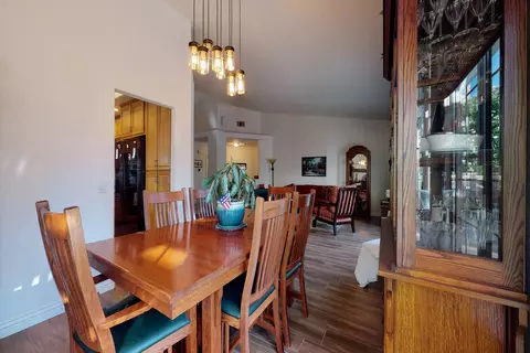 42185 Round Hill Dr, Lancaster, CA 93536 photo 9