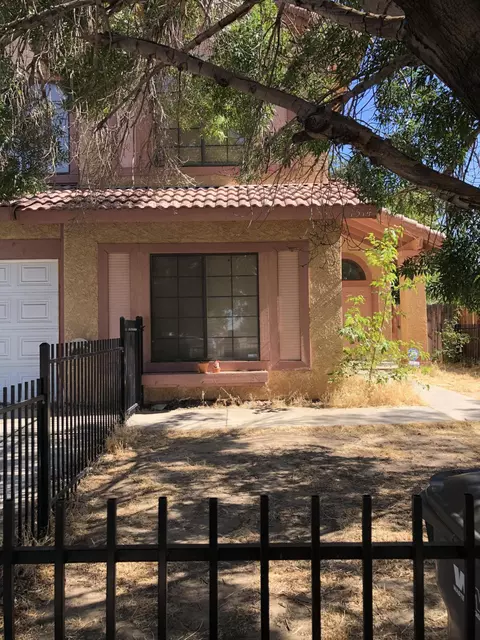 1514 Kettering St E, Lancaster, CA 93535 photo 2