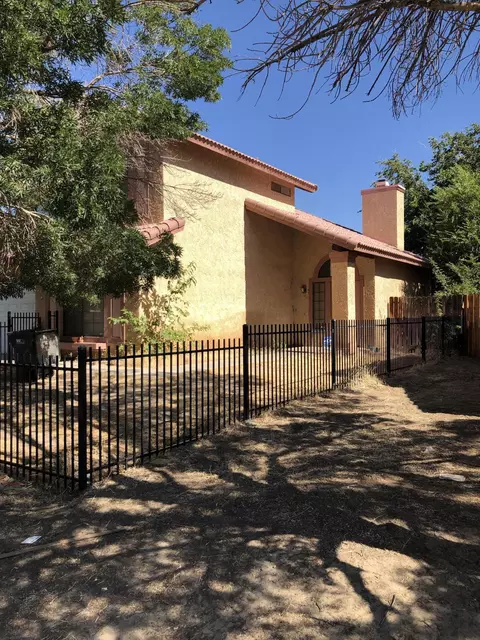 1514 Kettering St E, Lancaster, CA 93535 photo 3