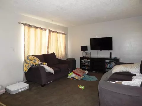 1421 Ivyton St W, Lancaster, CA 93534 photo 3