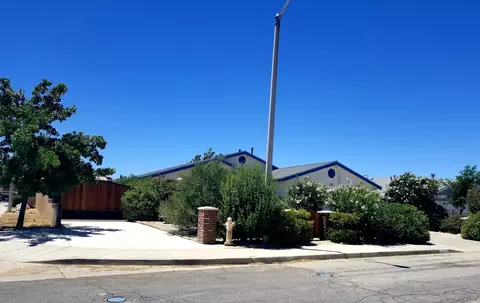 38157 13th St E, Palmdale, CA 93550 photo 1