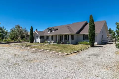 27641 Stallion Springs Dr, Tehachapi, CA 93561 photo 4