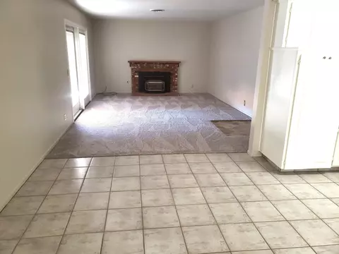 703 Oldfield St E, Lancaster, CA 93535 photo 7
