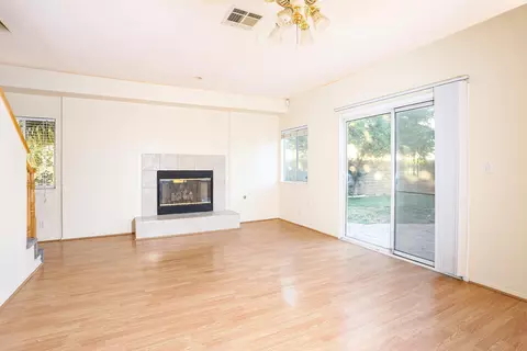 7357 Round Hill Dr, Lancaster, CA 93536 photo 4