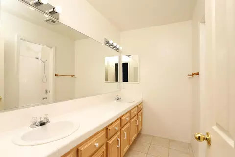 7357 Round Hill Dr, Lancaster, CA 93536 photo 18