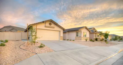 5822 Vahan Ct, Lancaster, CA 93536 photo 2