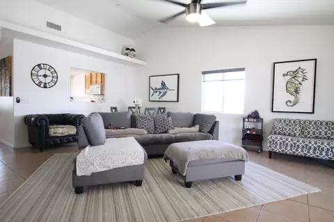 43603 27th St E, Lancaster, CA 93535 photo 2