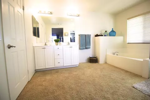 37501 Ruby Red Ln, Palmdale, CA 93551 photo 18