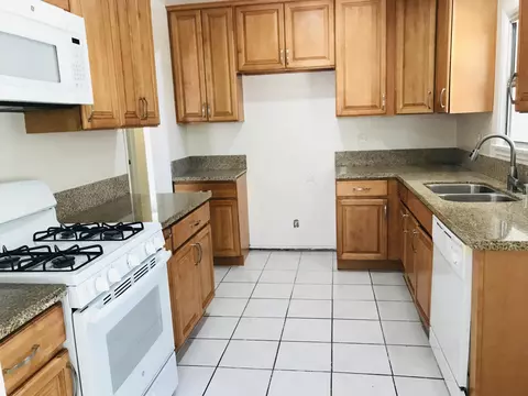 38647 4th St E, Palmdale, CA 93550 photo 3