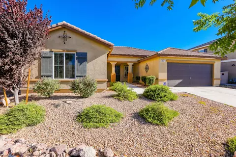 3122 Garnet Ln, Lancaster, CA 93535 photo 3