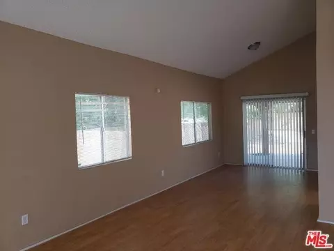43844 Fallen Dr, Lancaster, CA 93535 photo 5