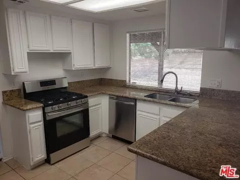 43844 Fallen Dr, Lancaster, CA 93535 photo 6