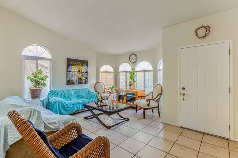 530 Ivyton St E, Lancaster, CA 93535 photo 8