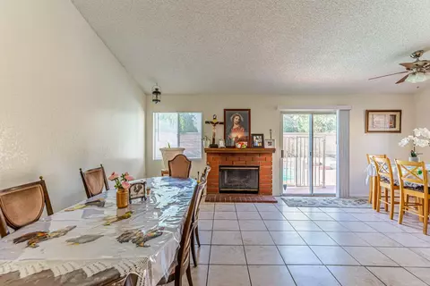 530 Ivyton St E, Lancaster, CA 93535 photo 9