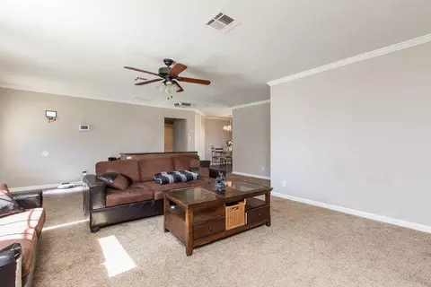 43741 Beech Ave, Lancaster, CA 93534 photo 3