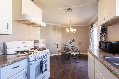 43741 Beech Ave, Lancaster, CA 93534 photo 5