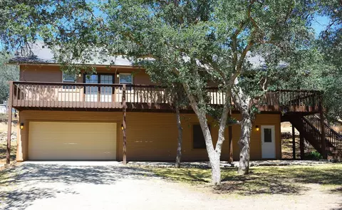 19404 Backes Ln, Tehachapi, CA 93561 photo 1