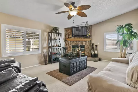 2121 Avenue I E #20, Lancaster, CA 93535 photo 11
