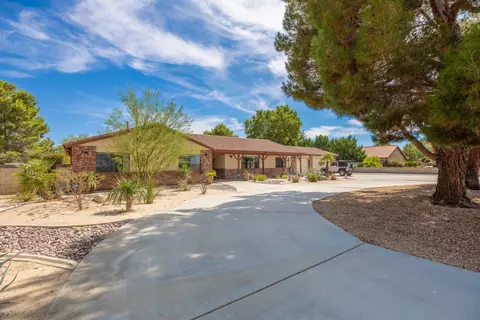 3718 Avenue J8 E, Lancaster, CA 93535 photo 2