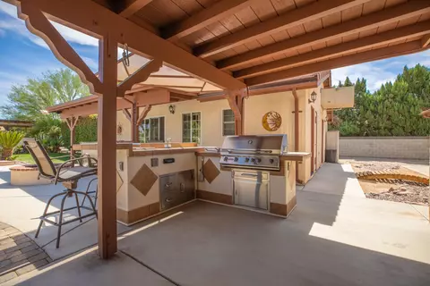 3718 Avenue J8 E, Lancaster, CA 93535 photo 9