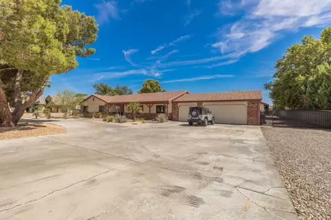 3718 Avenue J8 E, Lancaster, CA 93535 photo 1