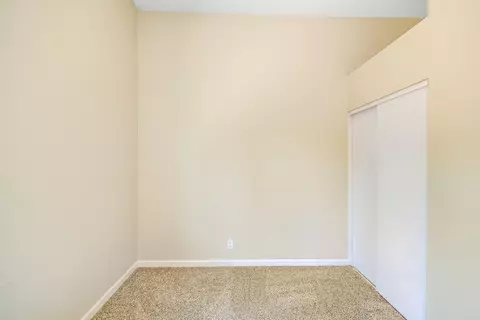 37427 37th St E, Palmdale, CA 93550 photo 13