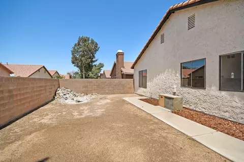 37427 37th St E, Palmdale, CA 93550 photo 17