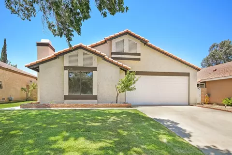 37427 37th St E, Palmdale, CA 93550 photo 1