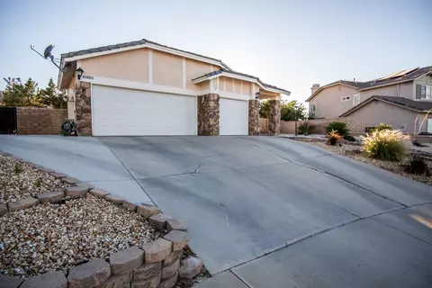 42003 Allan Dr, Lancaster, CA 93536 photo 2