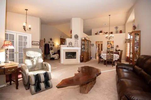 42003 Allan Dr, Lancaster, CA 93536 photo 4