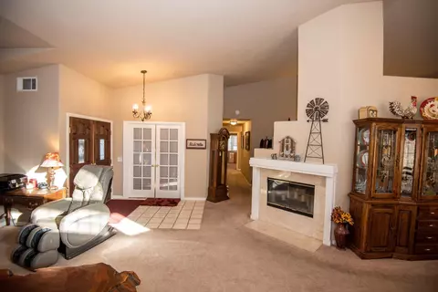 42003 Allan Dr, Lancaster, CA 93536 photo 5